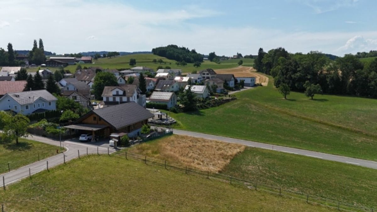 Neubau 5.5-Zi.-Doppeleinfamilienhaus an erhöhter Wohnlage mit Weitsicht in Amlikon-Bissegg (Haus A) - 0