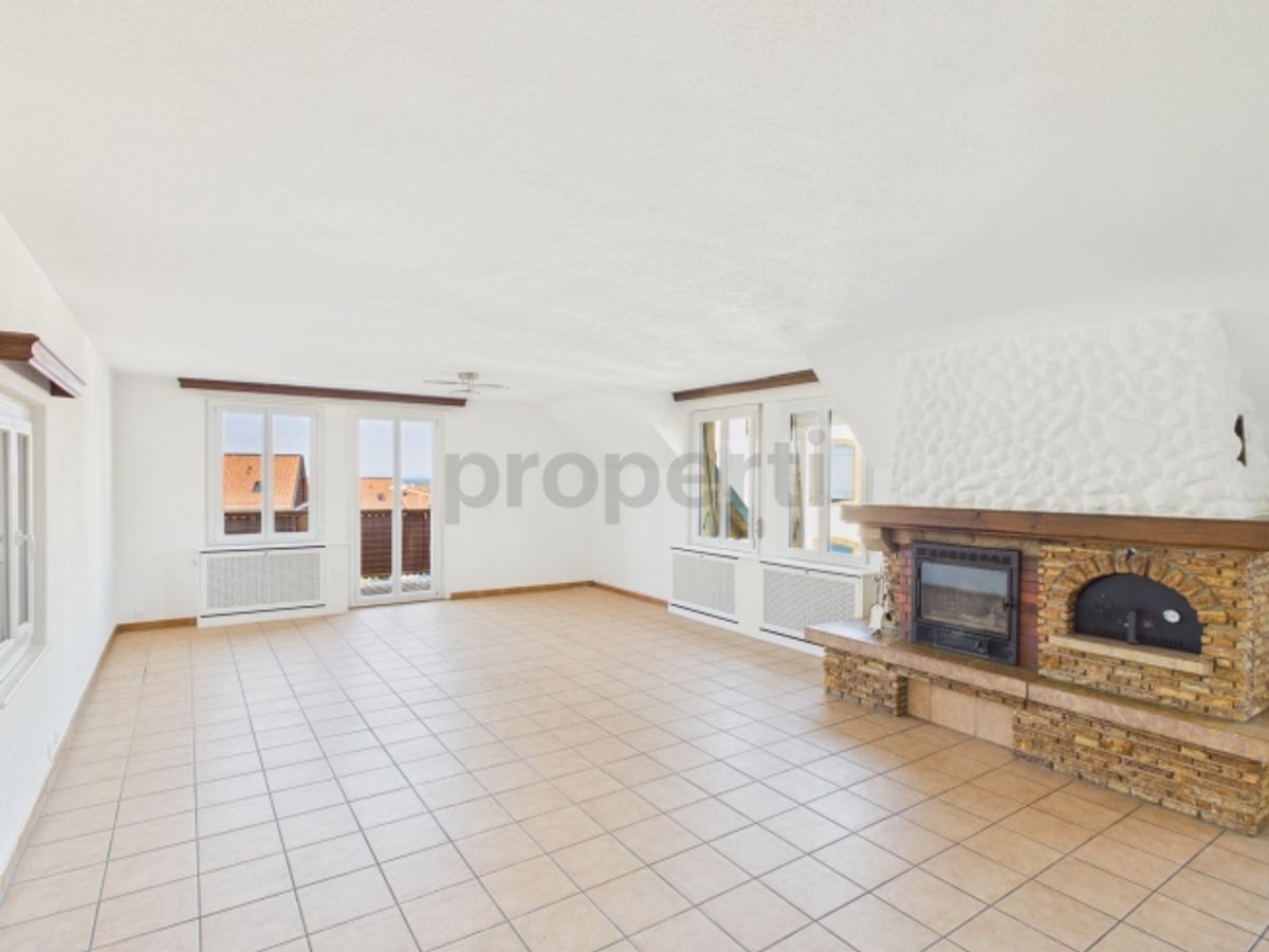 Appartement rénové de 3.5 pièces avec balcon et rendement locatif commercial inclus - 1