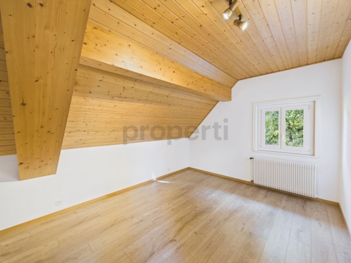 Appartement rénové de 3.5 pièces avec balcon et rendement locatif commercial inclus - 6
