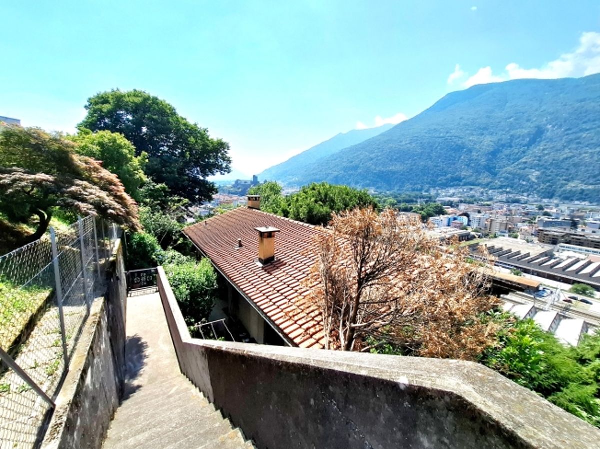 Splendida Villa unifamiliare a Bellinzona, nel Canton Ticino - 1