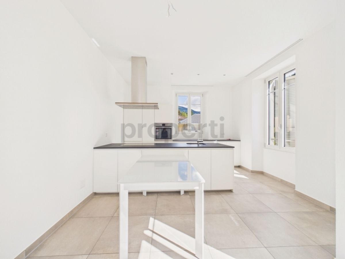 Elegante multiplex-house 10.5 locali con balcone, Acquarossa - 1