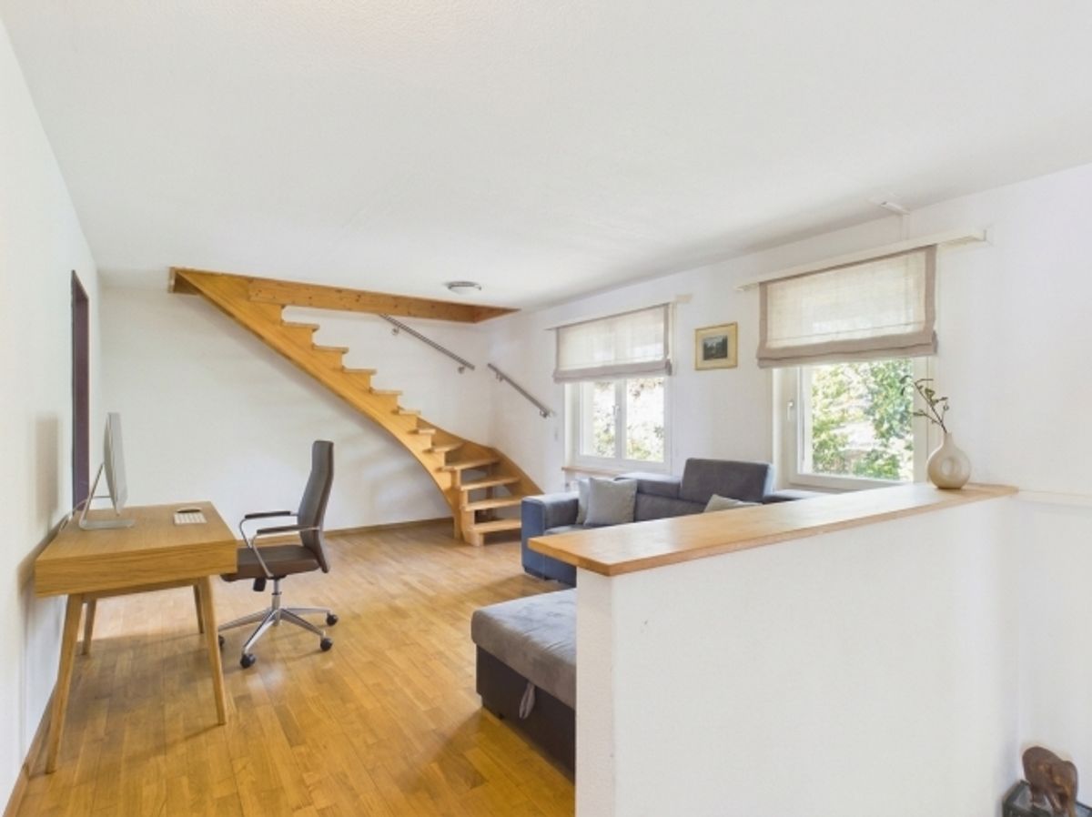 Dreistöckiges Wohnglück mit Weitblick auf die Hügel und Wälder im schönen Wynental Erhöhtes Reiheneinfamilienhaus zu verkaufen - 6