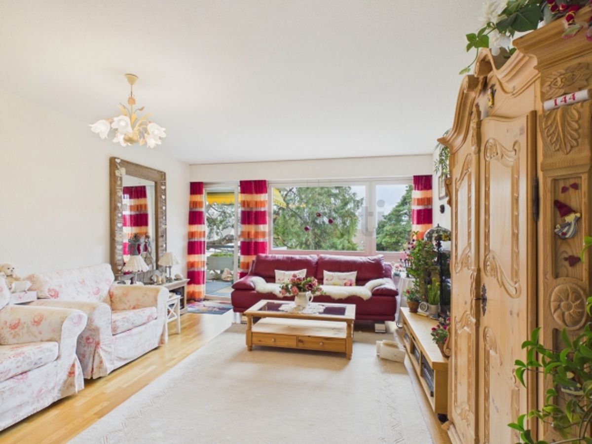Lichdurchflutete Wohnung mit viel Platz und Weitsicht - 0
