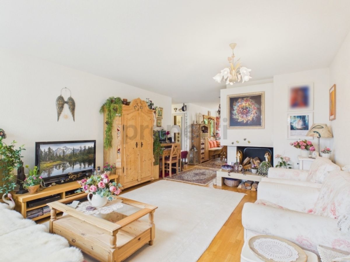 Lichdurchflutete Wohnung mit viel Platz und Weitsicht - 1