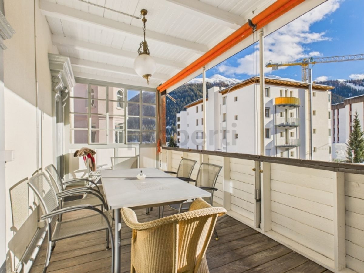 Exklusive 4.5-Zimmer-Eigentumswohnung mit Alpenpanorama in historischer Villa  Davos Platz - 9