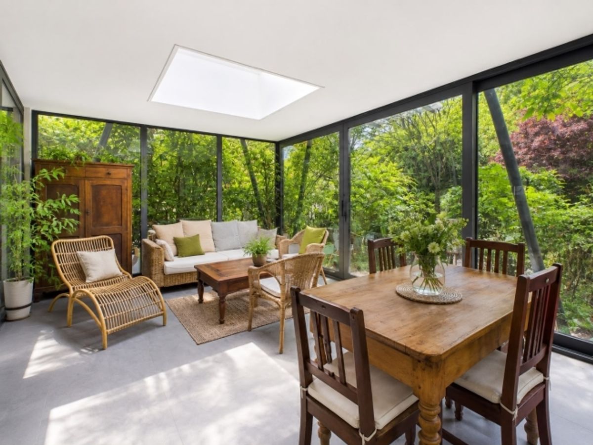 Elegante villa bifamiliare 12 locali con ampio parco di proprietà - 2