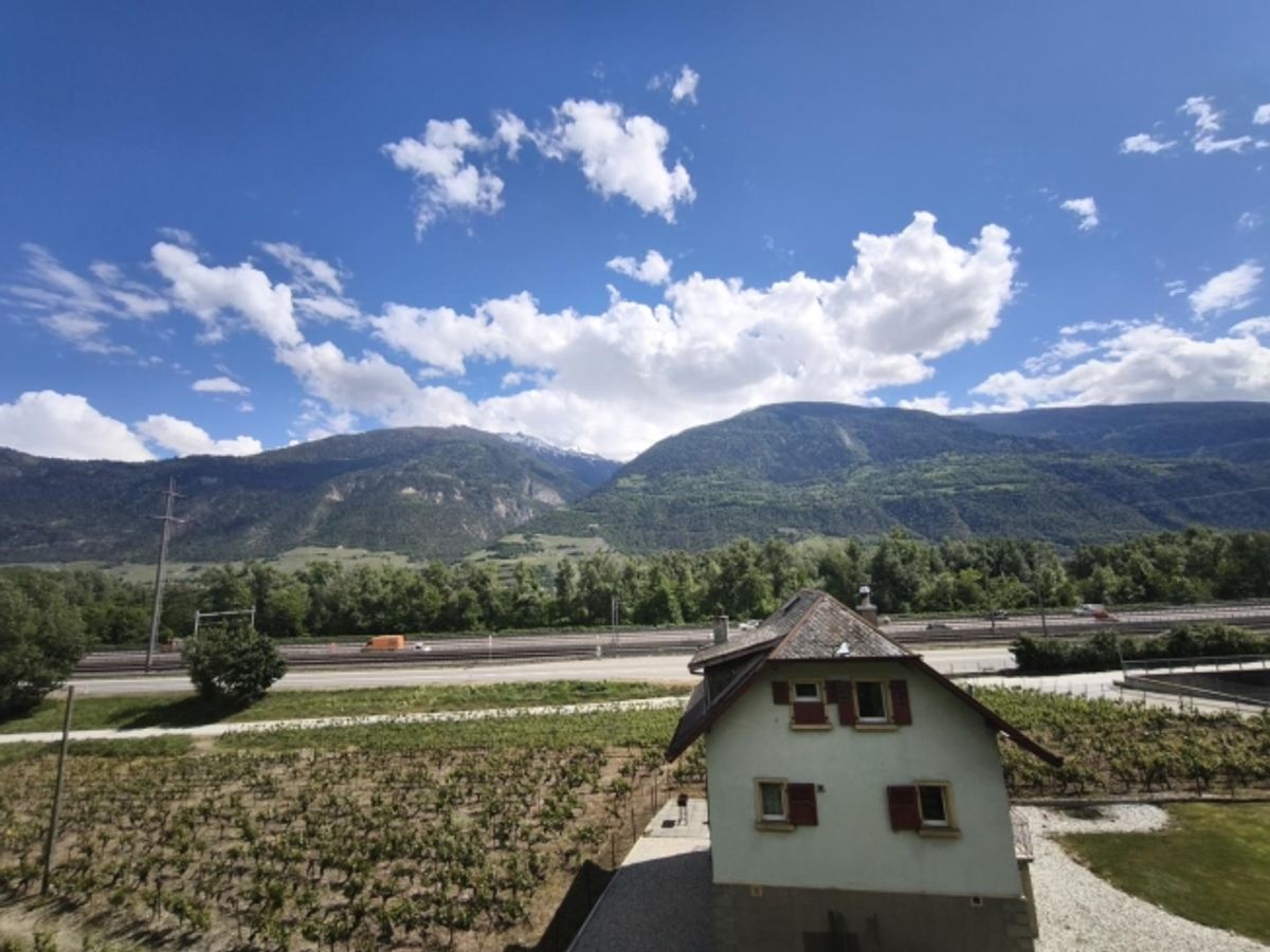 2 SCHEUNEN ZUR RENOVIERUNG VON SIERRE-GELÄNDE MIT 780 M² - 2