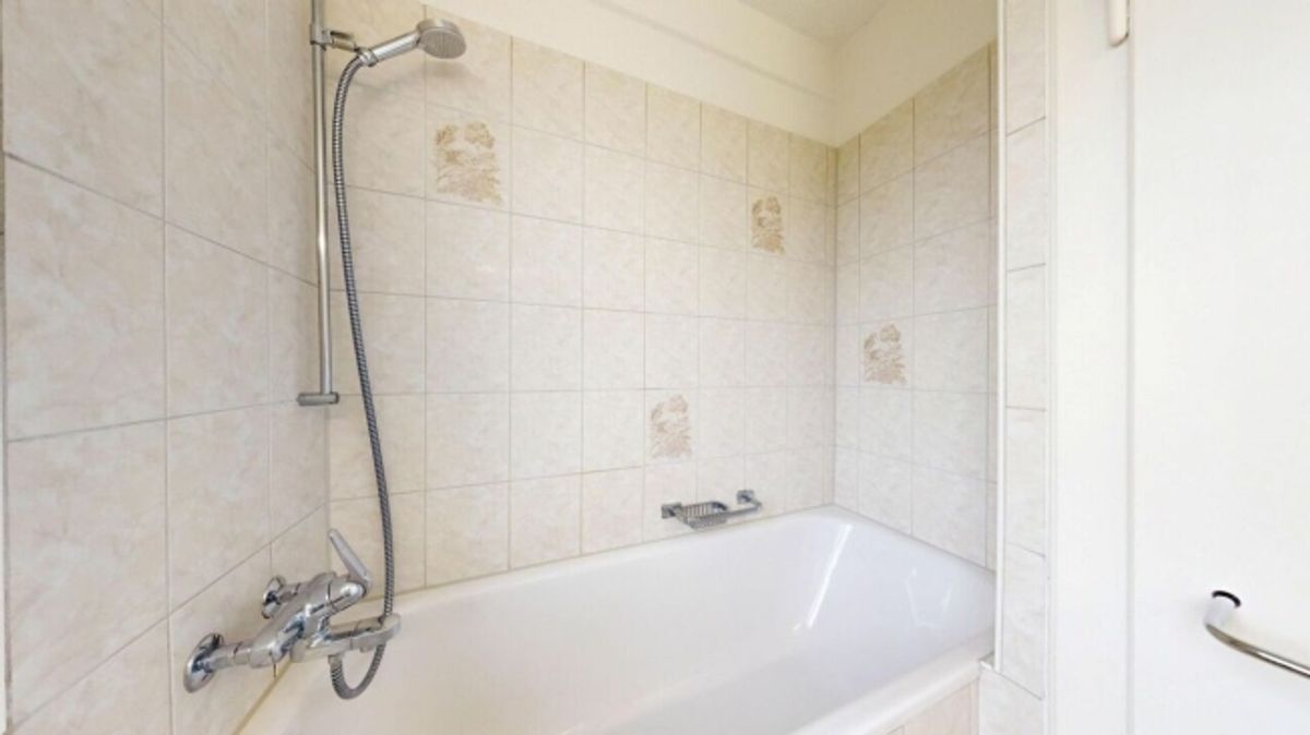 Familienfreundliches 7-Zimmer-Einfamilienhaus mit grosszügigem Umschwung - 12