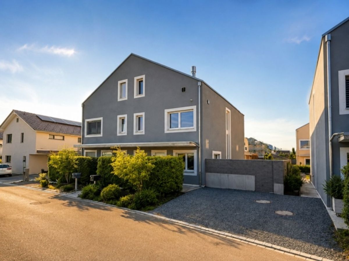 Hochwertiges 5.5-Zi.-DEFH mit gemütlichem Garten - 3