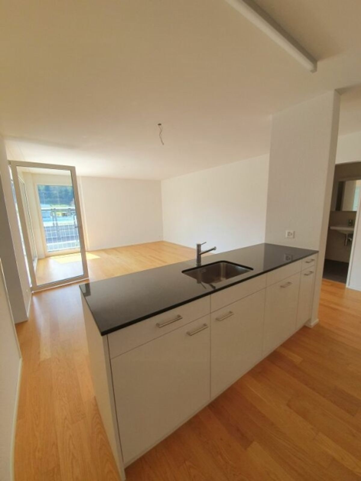 Schöne zentrale 2.5-Zimmer-Wohnung - 3