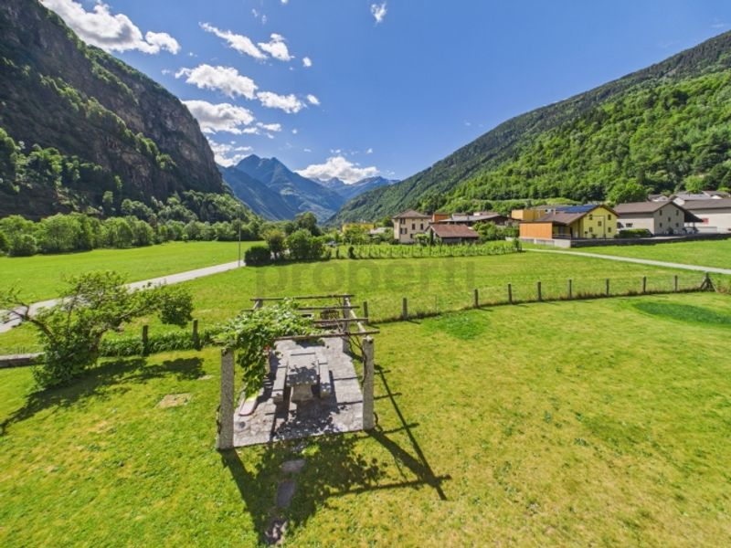 Palazzina a reddito con terreno disponibile edificabile R3 - 9