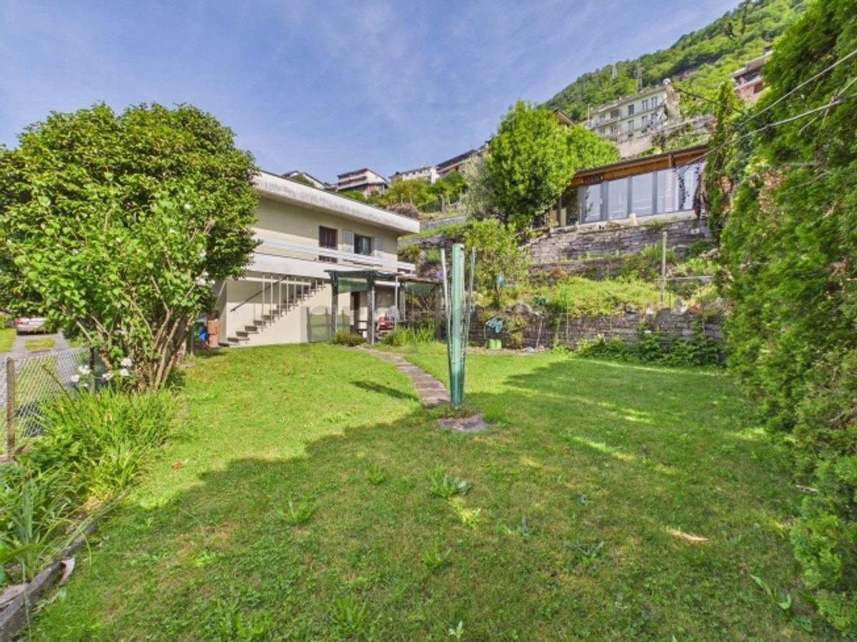 Spaziosa casa multifamiliare con grande potenziale a Riazzino - 0