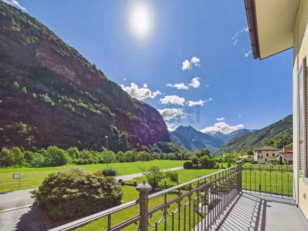 Palazzina a reddito con terreno disponibile edificabile R3 - 7