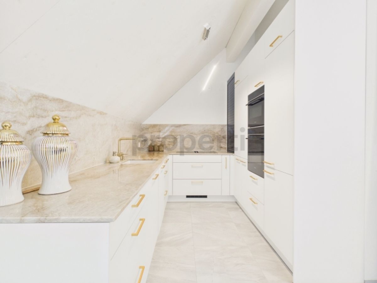 Ankommen, wohlfühlen, zuhause sein  charmante 6.5 Zimmer Maisonette auf zwei Ebenen - 1