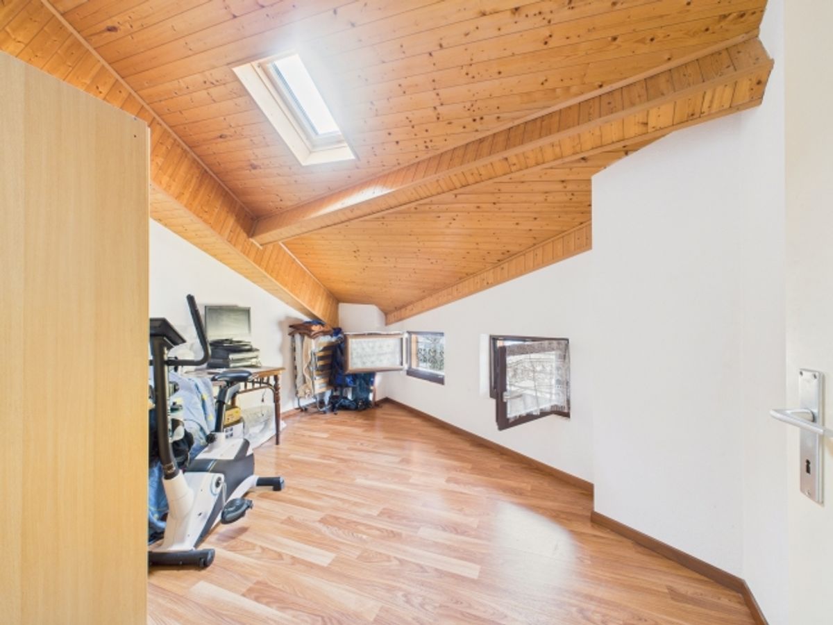 Ampia e luminosa casa a schiera indipendente di 5 locali a Novaggio - 6