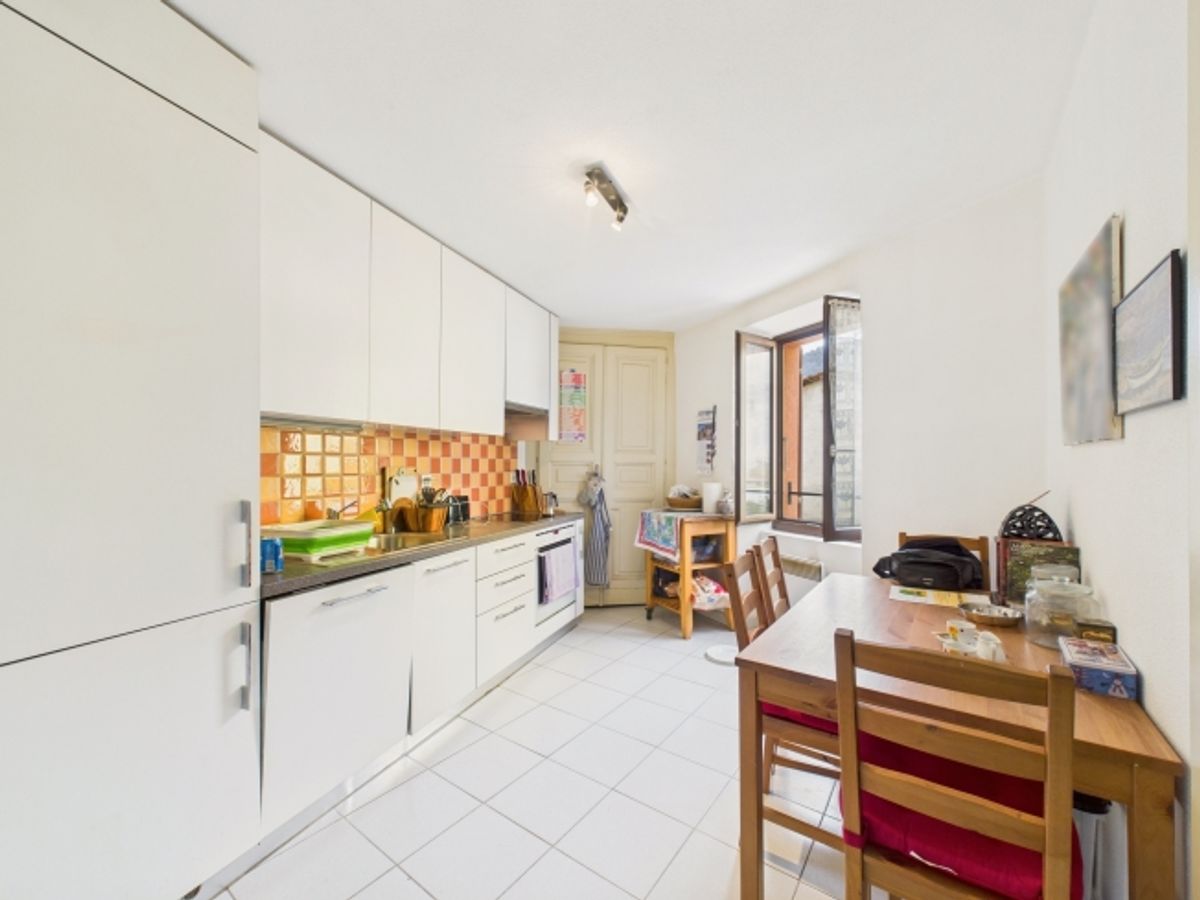 Ampia e luminosa casa a schiera indipendente di 5 locali a Novaggio - 3