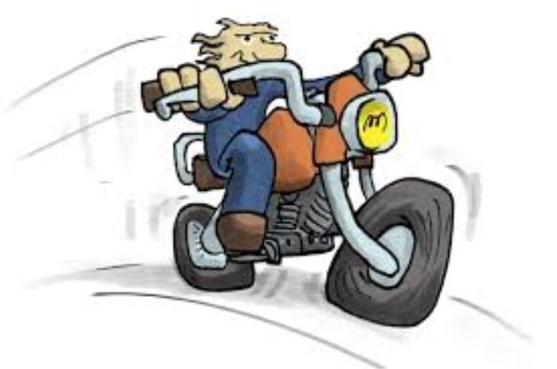 Motorradplatz in Einstellhalle - 1
