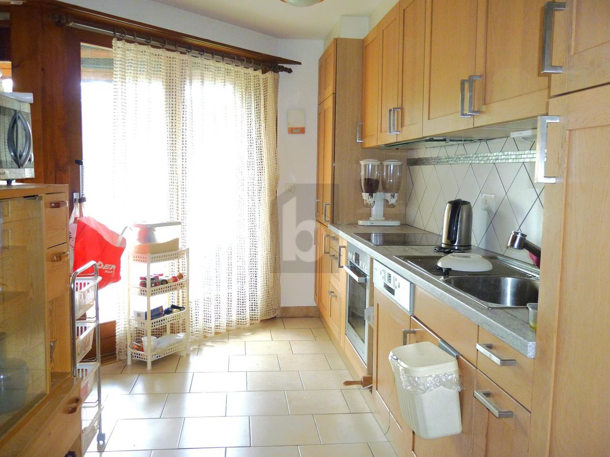 TRIPLEX SPACIEUX, CALME, DISPONIBILITÉ À CONVENIR - 4
