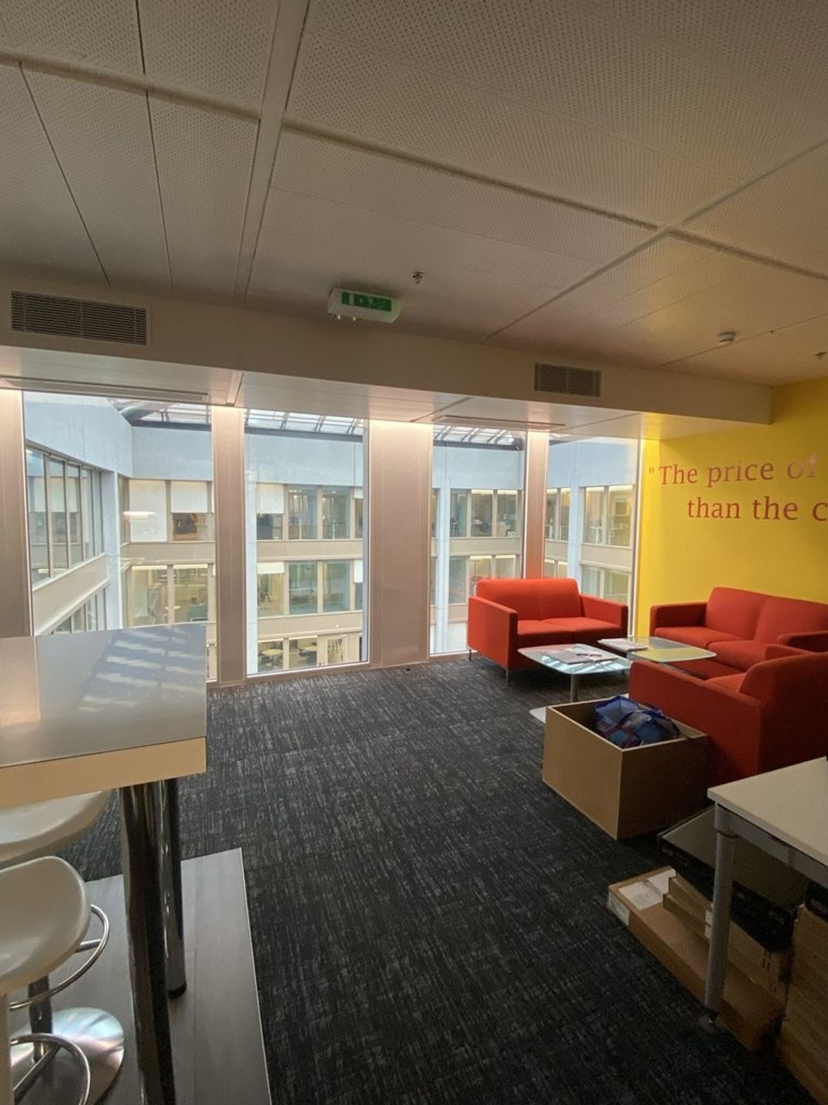 Bureaux de 677 m2- 3ème étage- au Geneva Business Center à Lancy - 4