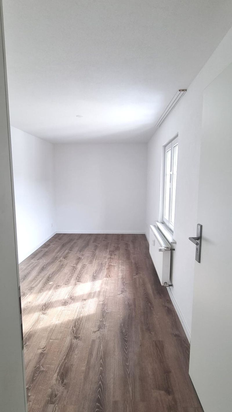 Kleines Büro inkl. WLAN und WC - 2