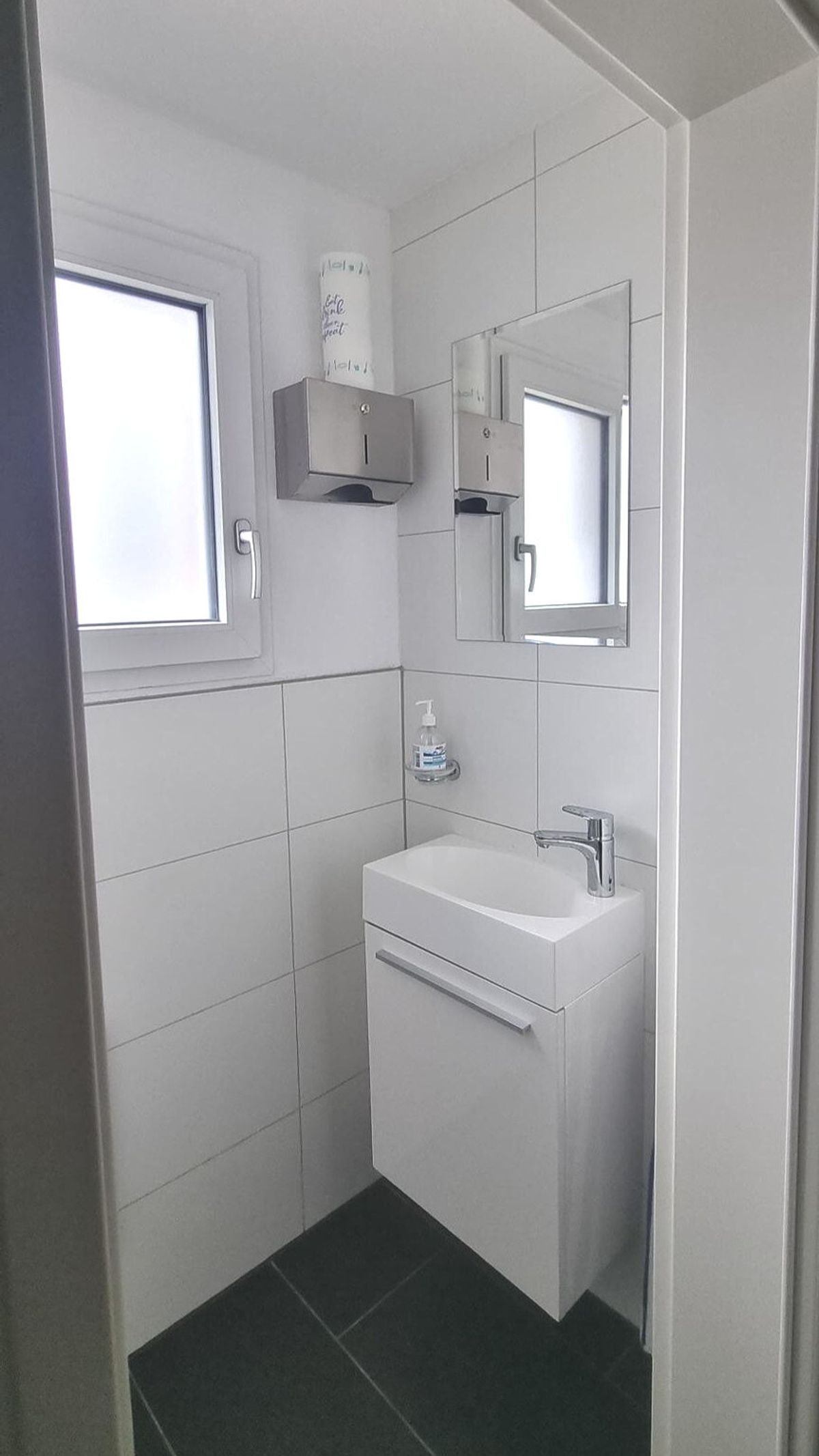 Kleines Büro inkl. WLAN und WC - 5