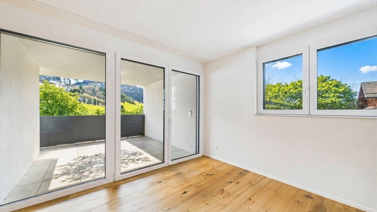 Bergpanorama und Sonne pur: Top 2.5-Zimmerwohnung! - 5