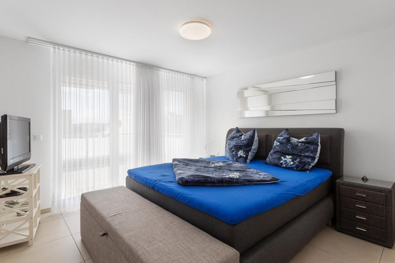 Einzigartige 5.5-Zimmer-Attikawohnung mit Traumterrasse in Bülach - 6