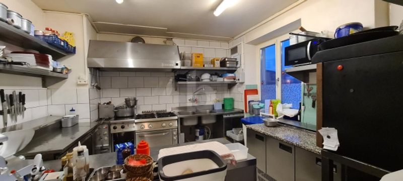 IDÉALEMENT SITUÉ, AVEC UNE CLIENTÈLE D'HABITUÉS - 4