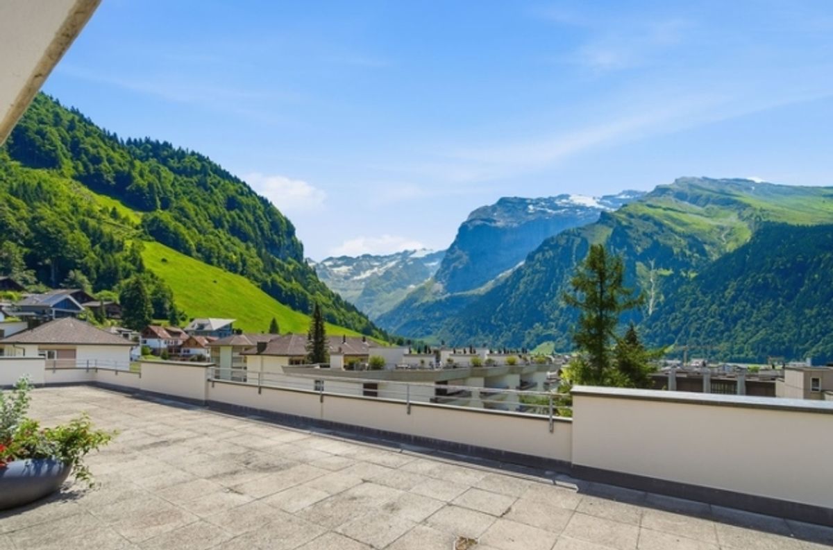 ALPINES AMBIENTE MIT WEITBLICK - 2.5 ZIMMER FERIENWOHNUNG IN ENGELBERG - 0