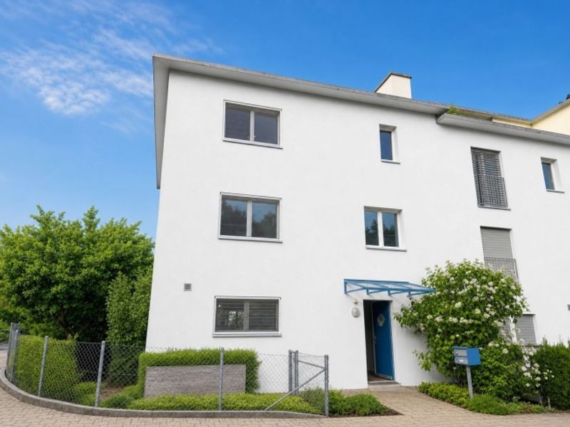 "Aussergewöhnlich grosszügiges 7.5-Zimmer mit Südgarten und vielseitigem 2. Obergeschoss" - 13