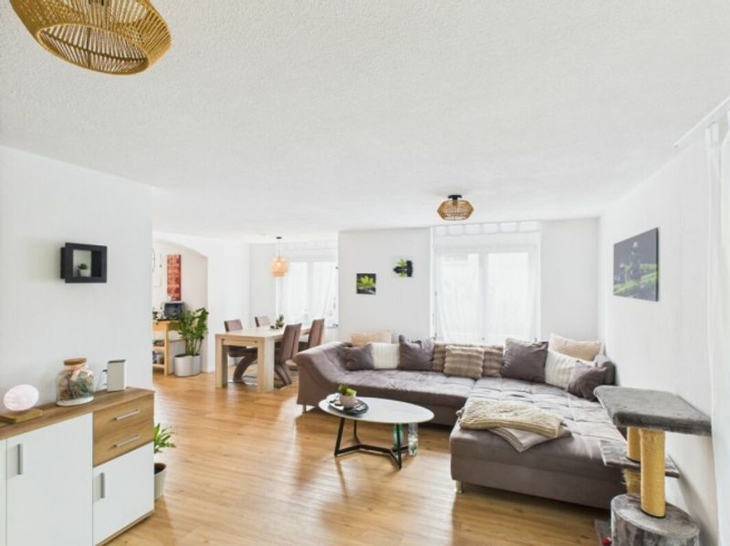 4.5 Zimmer Wohnung in 3-Familienhaus - 1