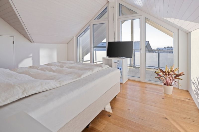 Teilseesicht mit zwei Loggias und modernem Ausbau - 7