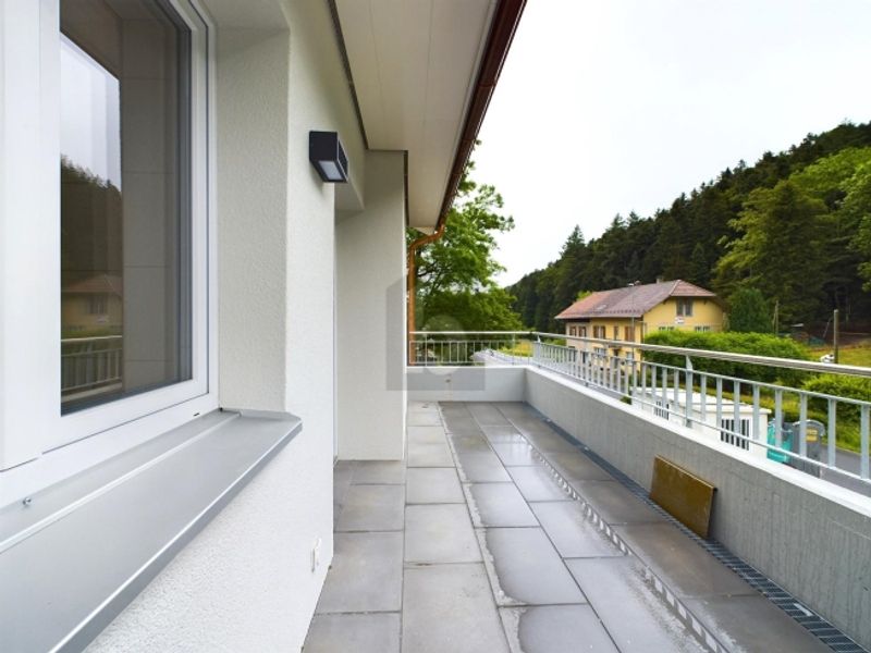 HOCHWERTIG MIT BALKON UND SICHT INS GRÜNE! - 1