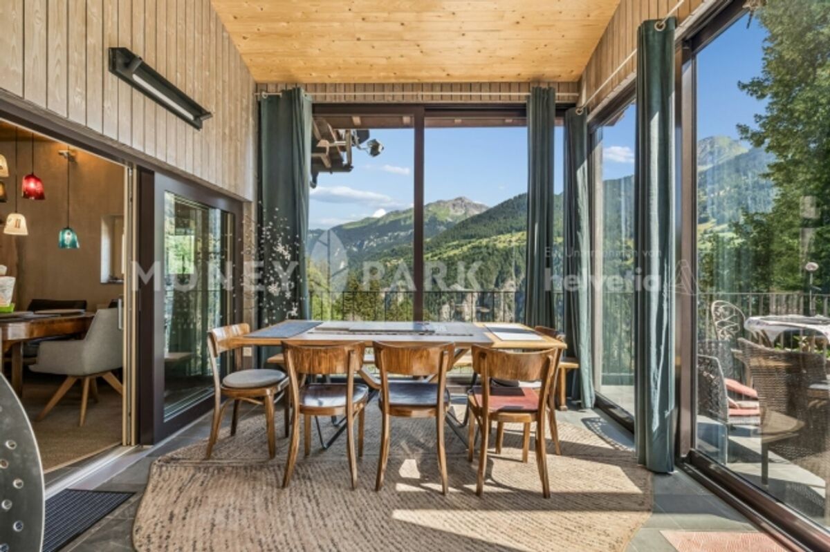 Saniertes 4.5-Zimmer-Einfamilienhaus an Südhang-Sonnenlage über Chur - 2