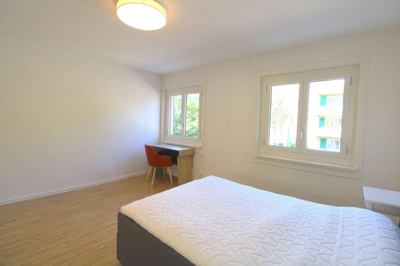 Furnished room in modernised apartment in a top location - 3