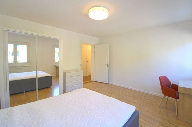 Furnished room in modernised apartment in a top location - 4