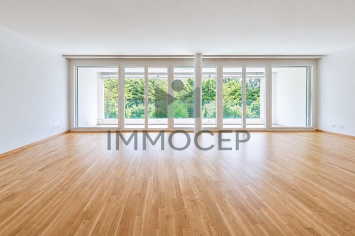 Exklusiv Geräumige 5-Zimmer-Durchgangswohnung von 150m2 Wohnfläche mit Box - 0