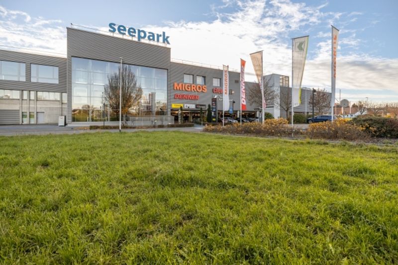 Attraktives Mietobjekt im 2. OG des Einkaufszentrums Seepark - 1
