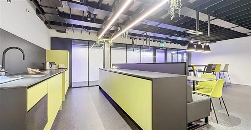 Bureau de 117 m² au 2e étage - Cour de Gare, Sion - 1