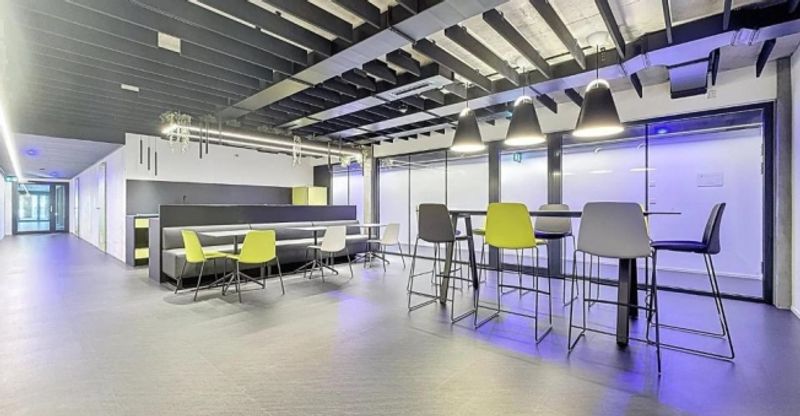 Bureau de 117 m² au 2e étage - Cour de Gare, Sion - 7