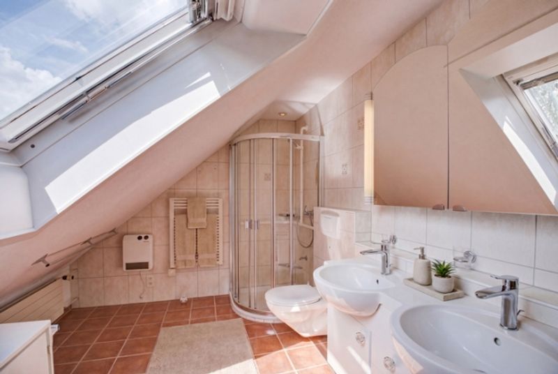 HANGLAGE UND VIEL POTENZIAL - FREISTEHENDES 6.5 ZIMMER EINFAMILIENHAUS - 7