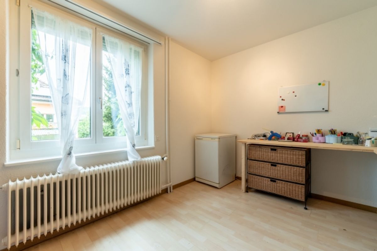 Grosszügiges Zweifamilienhaus mit idyllischem Garten - 6