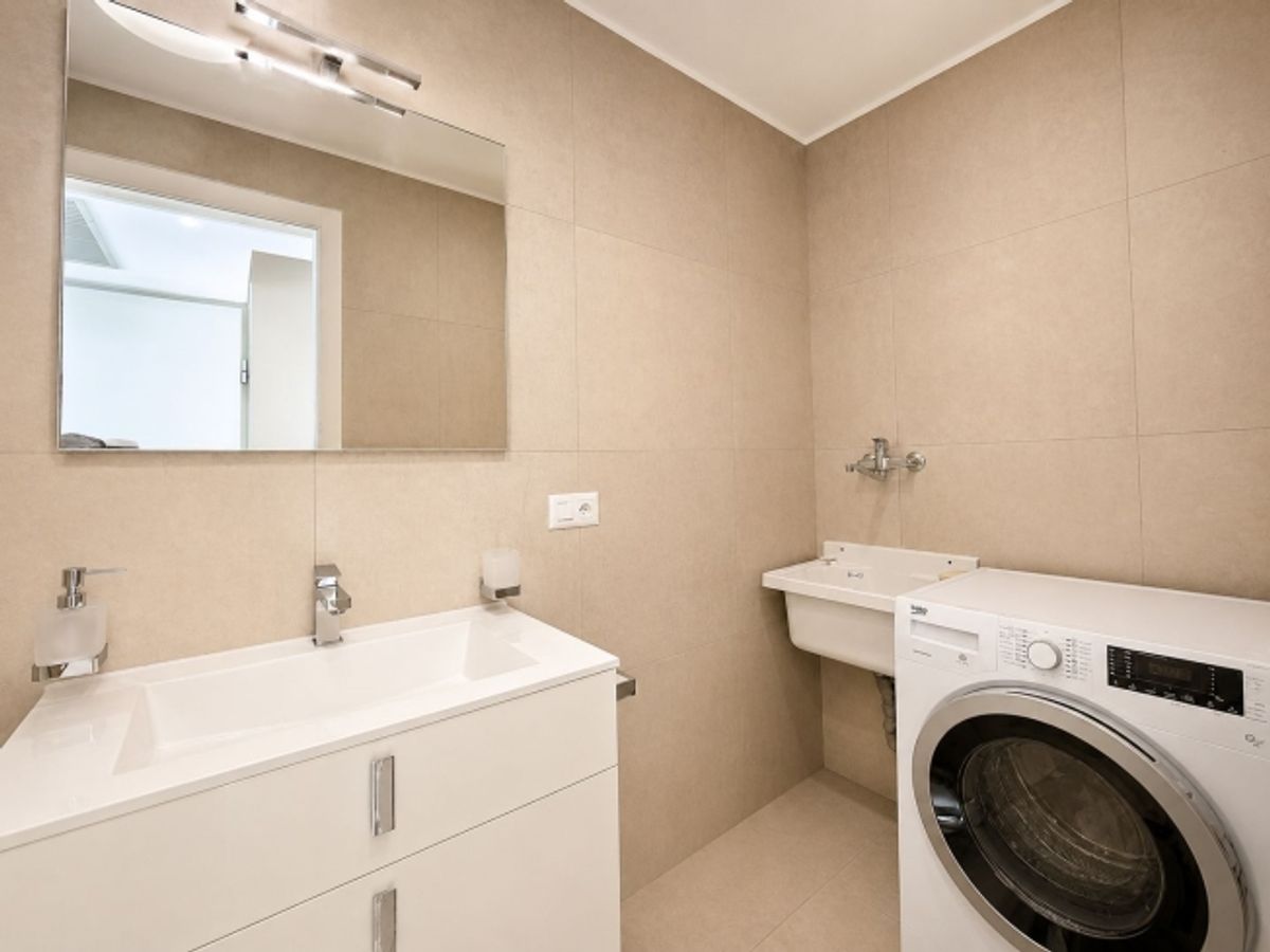 Luxuswohnung mit 4,5 Zimmern und Garten - 6