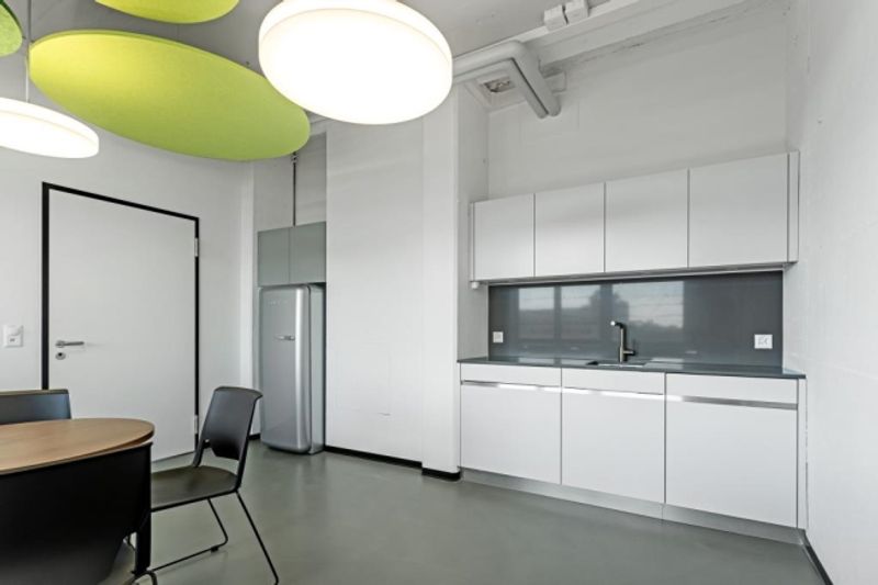 ausgebaute und moderne Bürofläche im Industrial-Look - 6