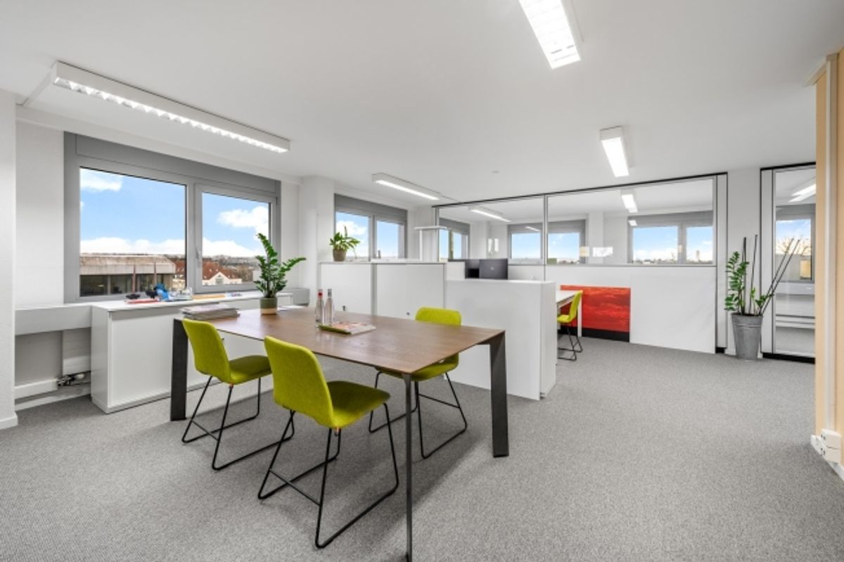 Bezugsbereites Büro für 8–14 Mitarbeitende – 10 Min. zu Stettbach - 9