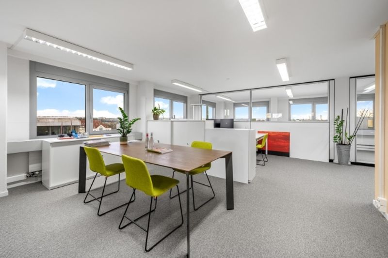 Bezugsbereites Büro für 8–14 Mitarbeitende – 10 Min. zu Stettbach - 10