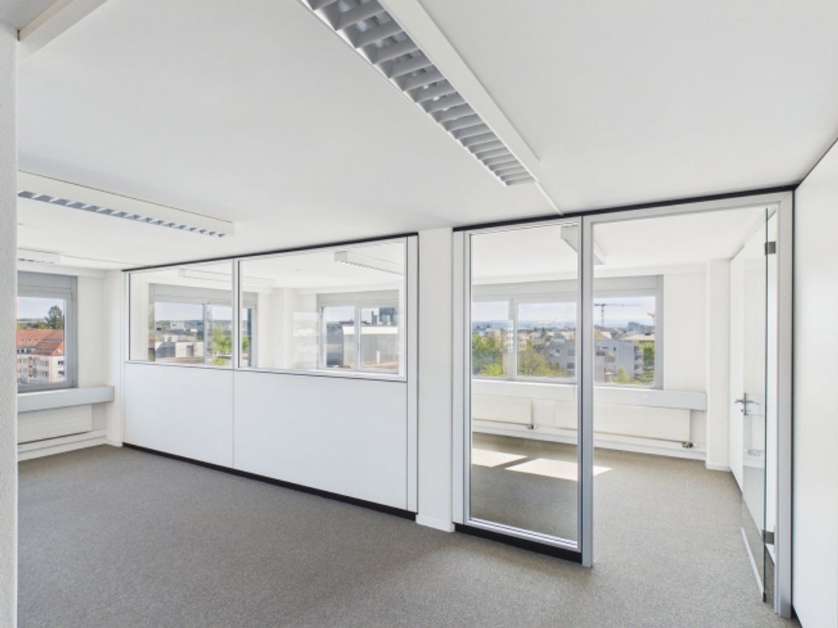 Bezugsbereites Büro für 8–14 Mitarbeitende – 10 Min. zu Stettbach - 11