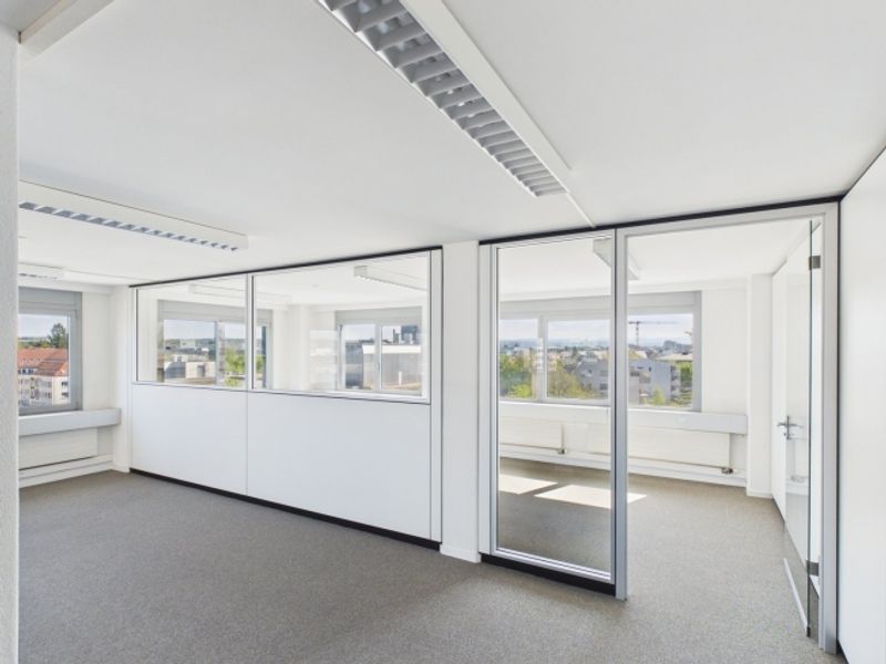 Bezugsbereites Büro für 8–14 Mitarbeitende – 10 Min. zu Stettbach - 12
