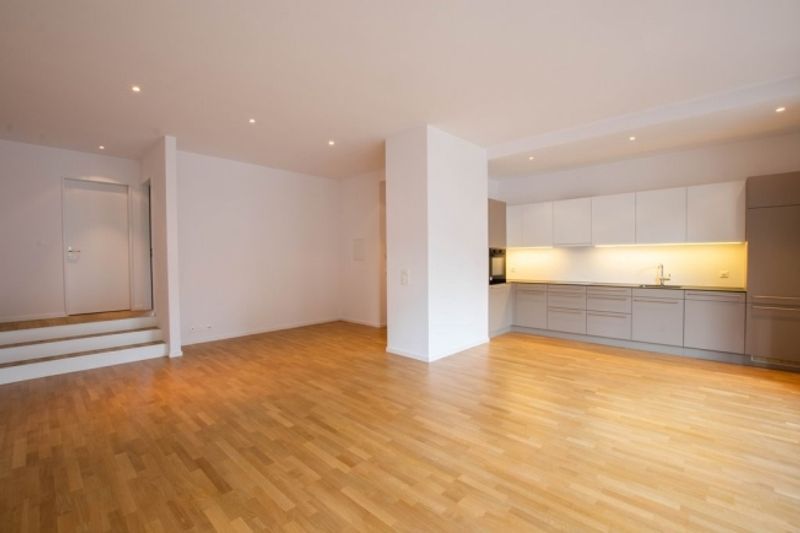 Wunderschöne 2.5-Zimmerwohnung mit Sitzplatz zu vermieten - 1