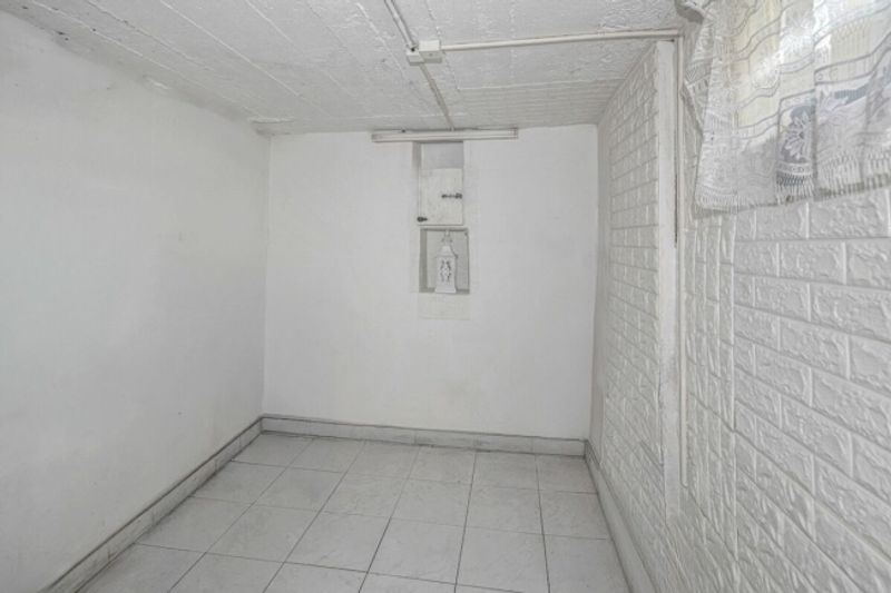 EINFAMILIENHAUS MIT POTENZIAL - 11